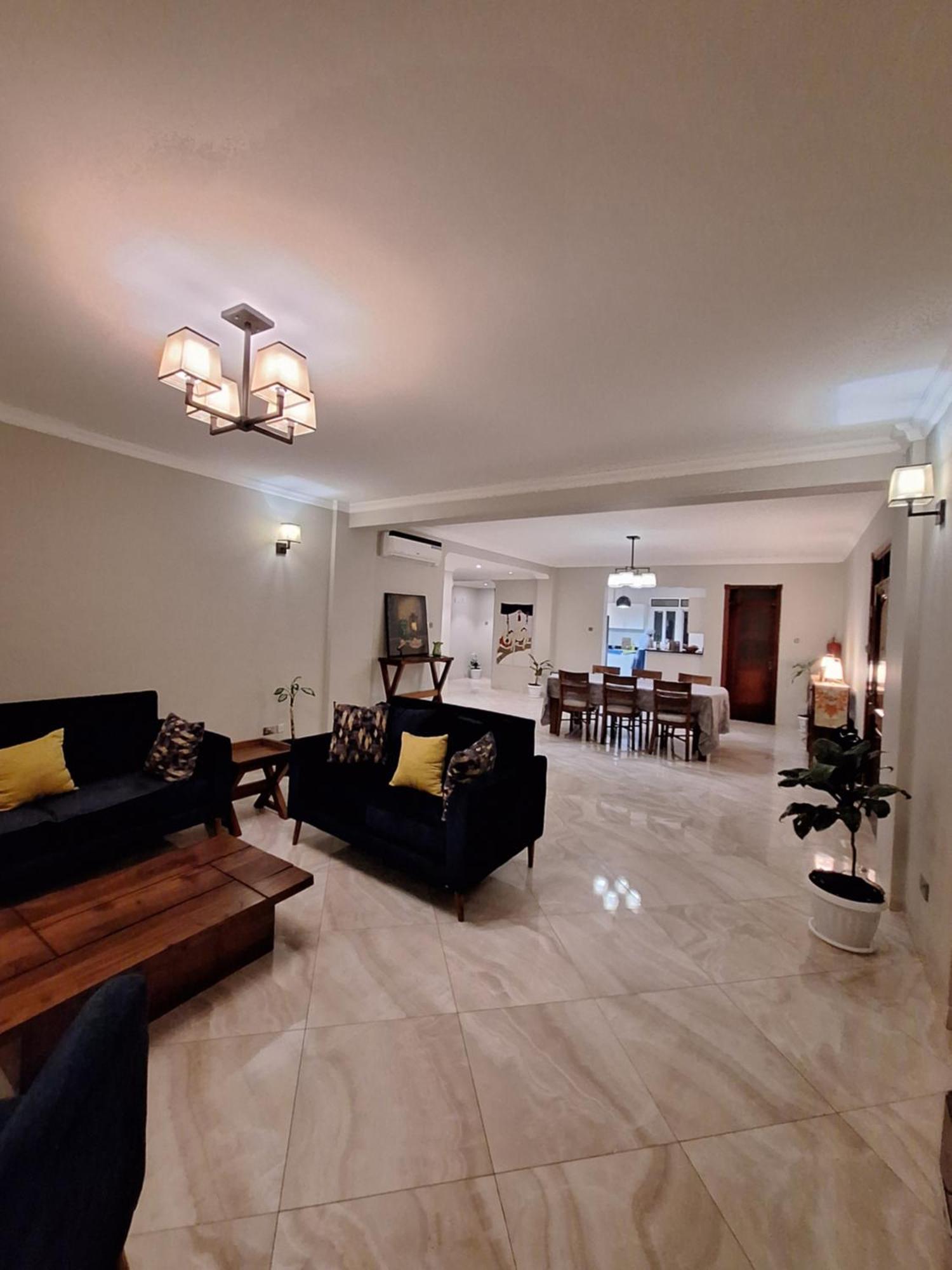 Homestay Windsor Family